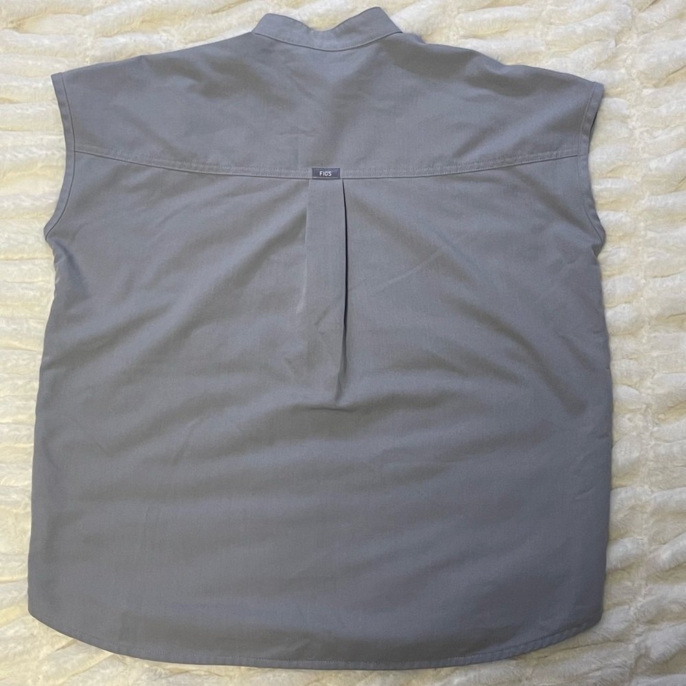 Figs Technical Collection Gray Top - Picture 3 of 3
